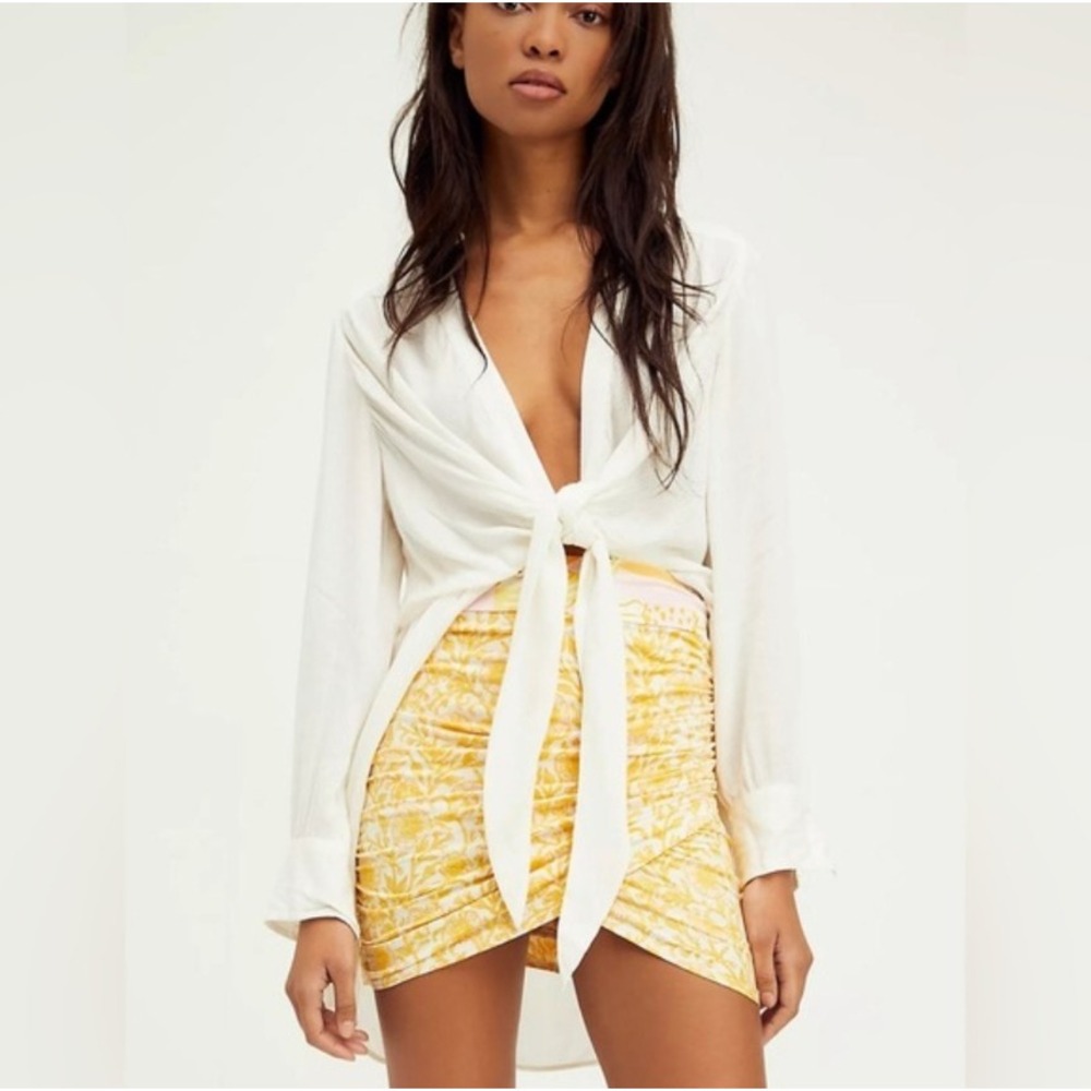 Free People She's Something Else‎ Mini Skirt Fitted Ruched Retro Floral L NWT
